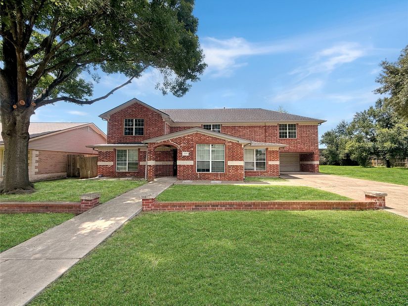 4319 Woodvalley Drive, Houston TX 77096