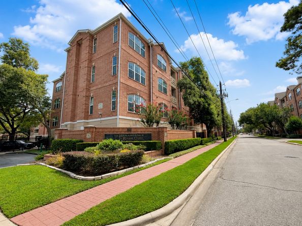 2100 Welch Street C202, Houston TX 77019