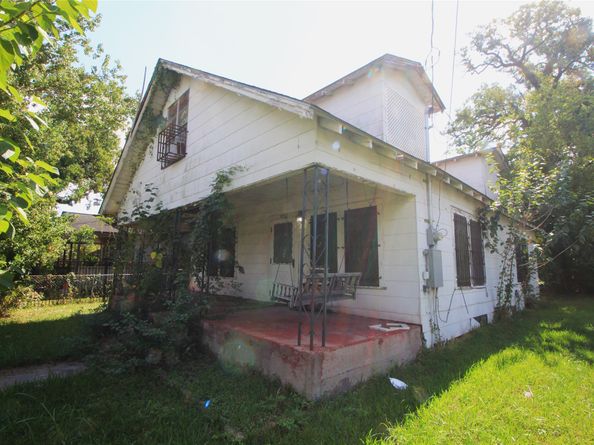 7002 Avenue O, Houston TX 77011