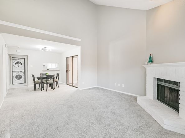 3130 Walnut Bend Lane 406, Houston TX 77042