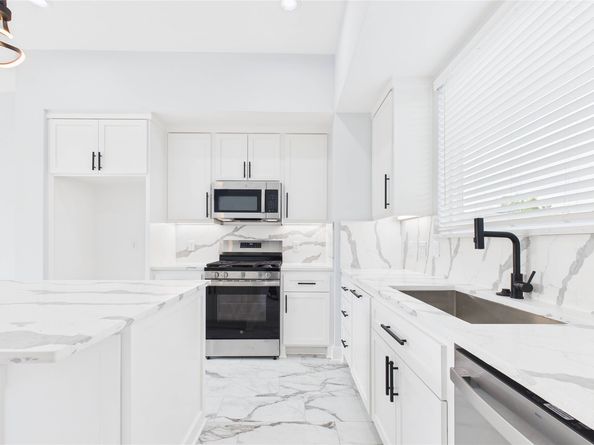 3413 Daphne Street, Houston TX 77021