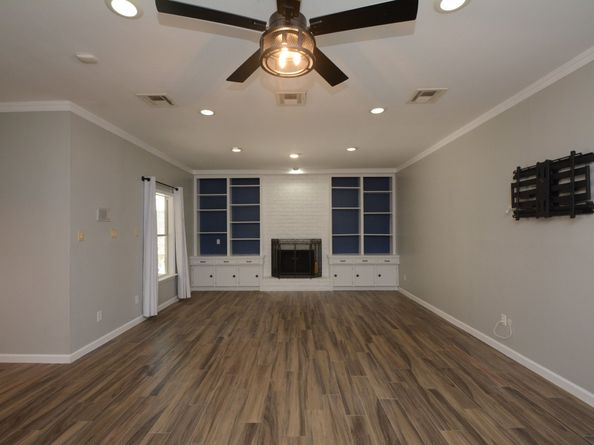 425 E Fair Harbor Lane, Houston TX 77079