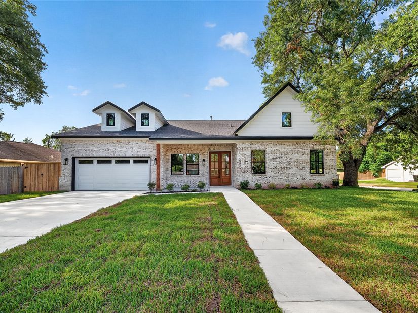 4802 Hummingbird Street, Houston TX 77035
