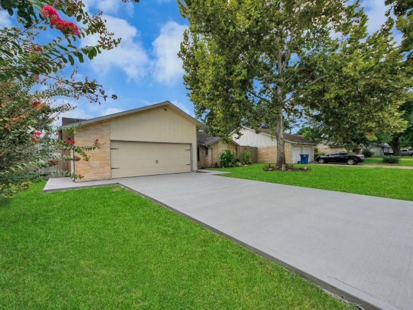 16011 Sierra Grande Drive, Houston TX 77083
