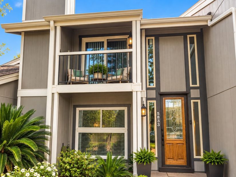 5833 Sunforest Drive, Houston TX 77092
