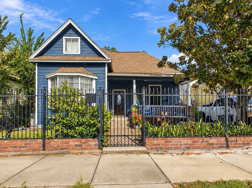 2120 Everett Street, Houston TX 77009