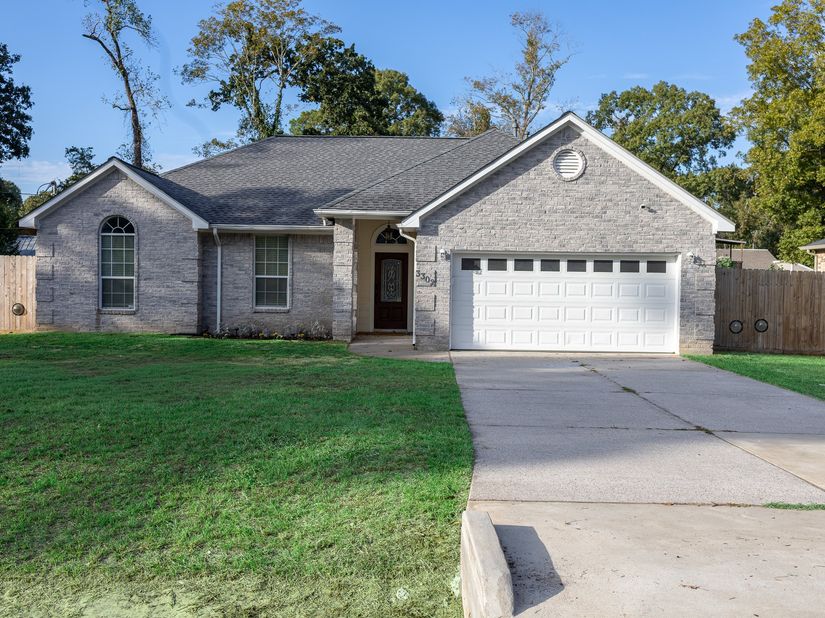 3302 Royal Oaks Drive, Spring TX 77380