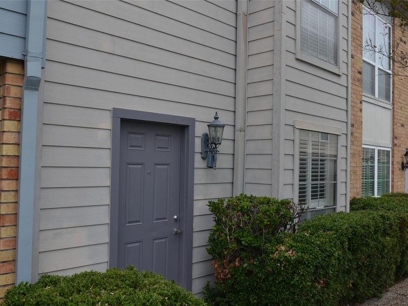 6111 Beverly Hill Street 43, Houston TX 77057