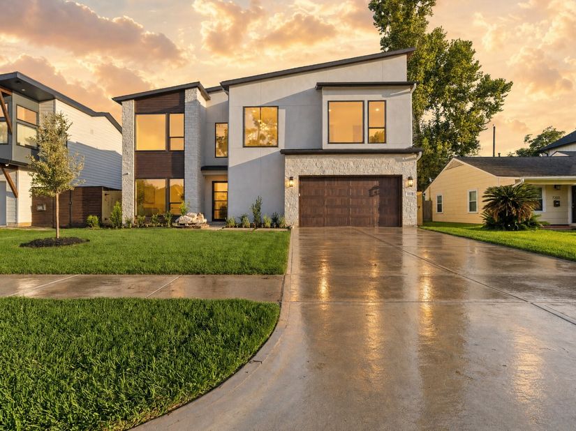 7119 Housman Street, Houston TX 77055