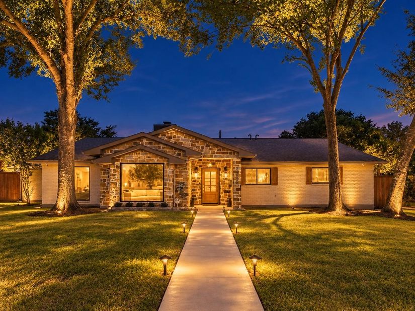 10823 Chimney Rock Road, Houston TX 77096