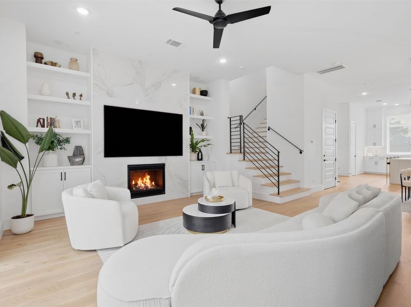 5704 Fairdale Lane B, Houston TX 77057