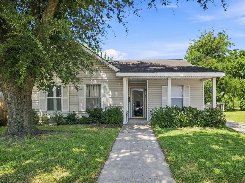 1715 Brewster Street, Houston TX 77020