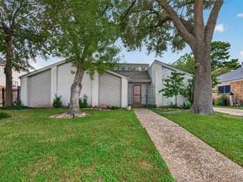 4711 Eagle Trail Drive