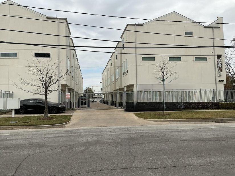 3123 Leeland Street, Houston TX 77003