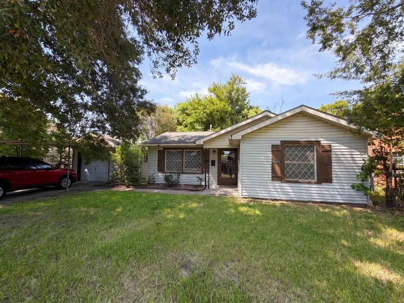 73 Burbank Street, Houston TX 77076