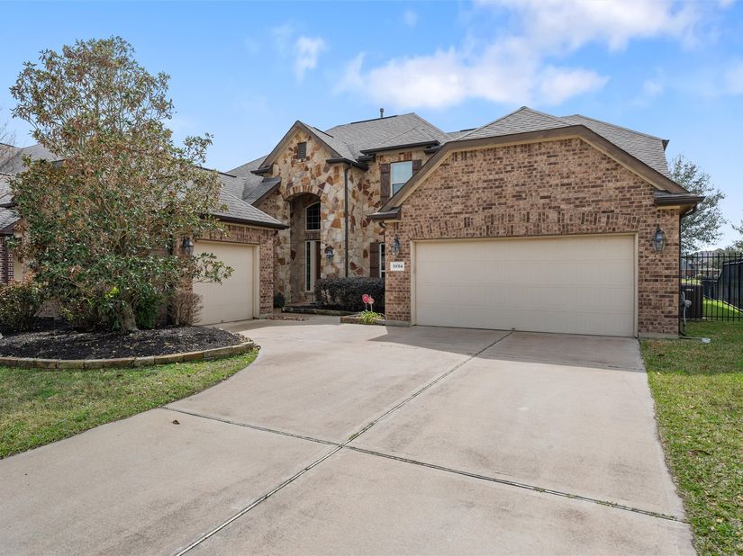 19314 Stanton Lake Dr, Cypress TX 77433