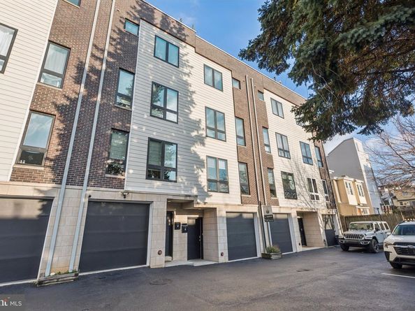 3828 Manor Street, Philadelphia PA 19128