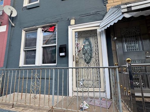 2427 N Gratz Street, Philadelphia PA 19132