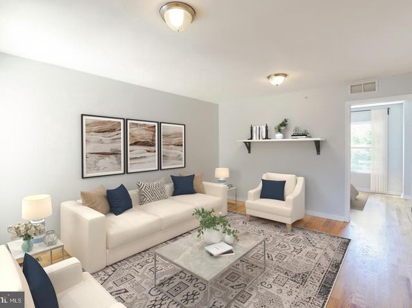 1133 W Colona Street, Philadelphia PA 19133