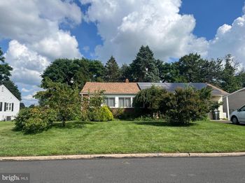 1327 Lacebark Street