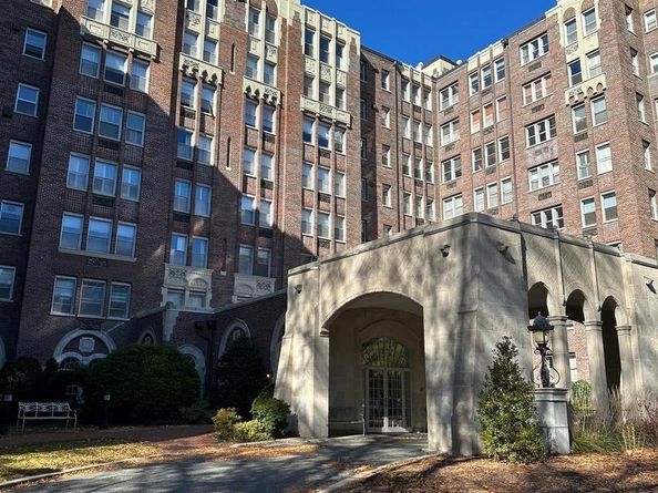 4000 Cathedral Ave NW 249 B, Washington DC 20016