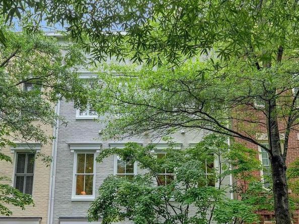 714 Bracey Lane, Alexandria VA 22314