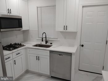 2711 N Ringgold Street