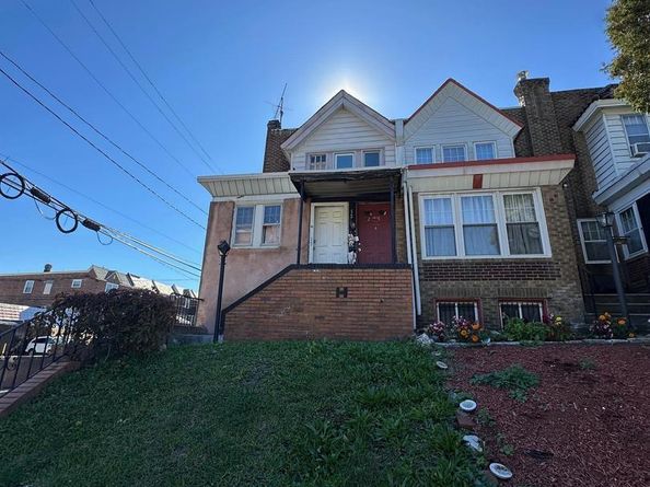 5700 W Oxford Street, Philadelphia PA 19131