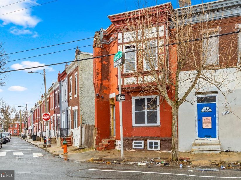 2068 W Glenwood Avenue, Philadelphia PA 19132