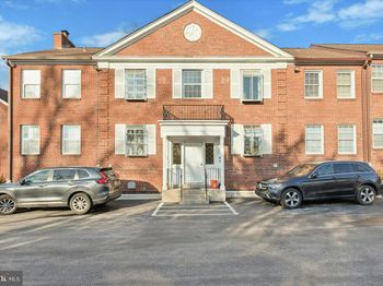 922 W Montgomery Avenue