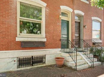 2424 Lombard Street