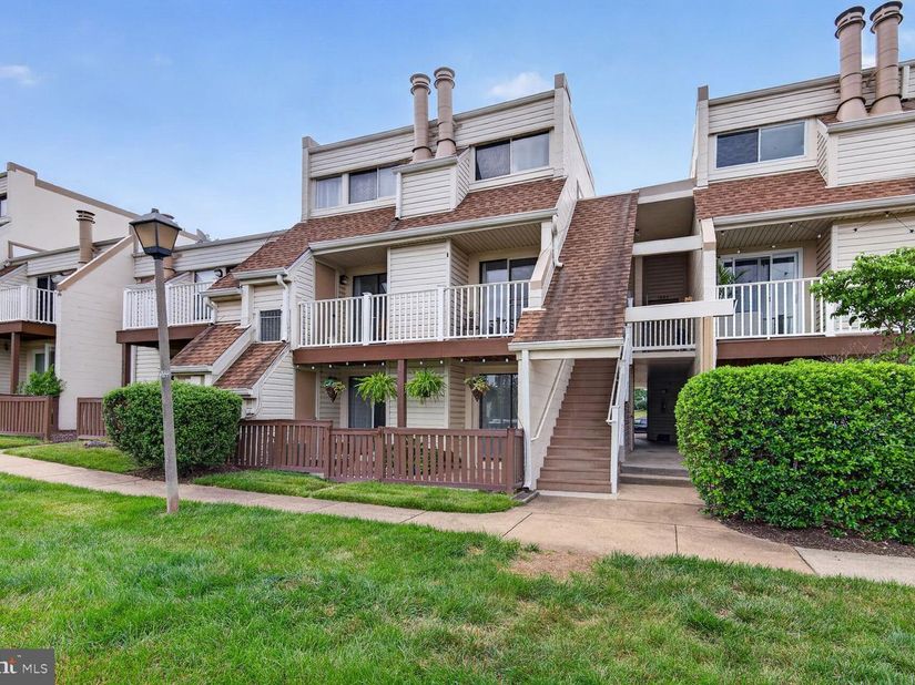 1006 Warwick Court B, Sterling VA 20164