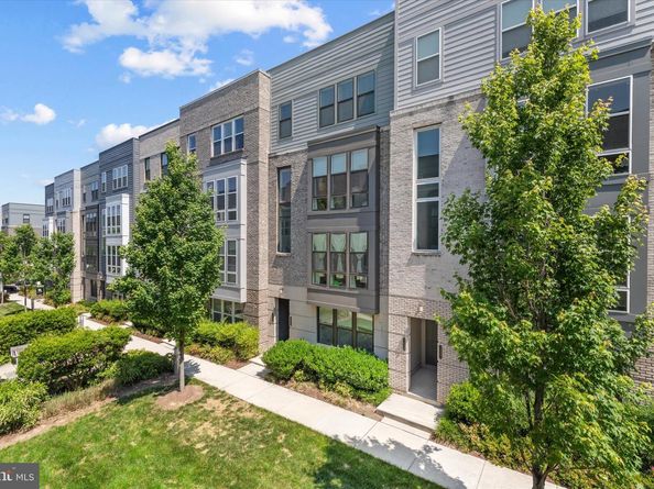 13363 Launders Street, Herndon VA 20171
