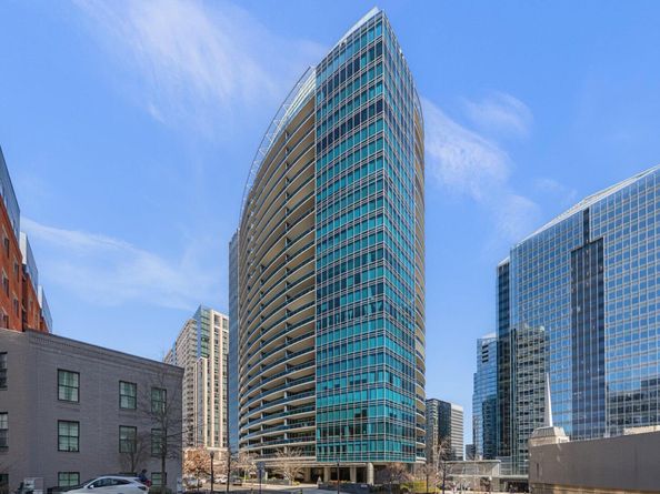 1881 N Nash 612, Arlington VA 22209