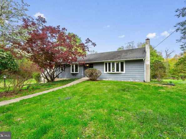 105 Spring Avenue, Holland PA 18966