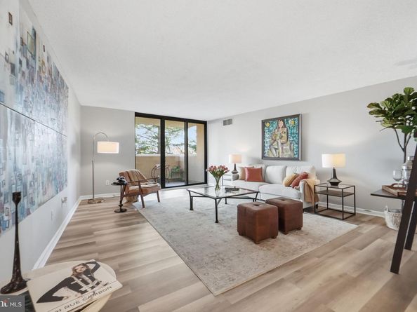 1101 S Arlington Ridge 305, Arlington VA 22202
