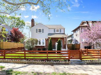 2005 NE Lawrence Street NE