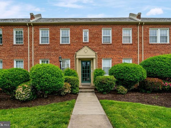 5 Russell Road A, Alexandria VA 22301