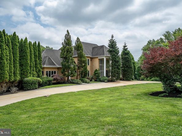 1041 Herkness Drive, Meadowbrook PA 19046