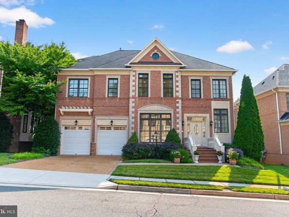8421 Falcone Pointe Way, Vienna VA 22182