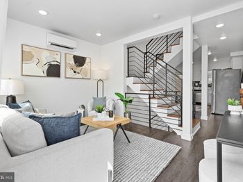 39 W Wildey Street