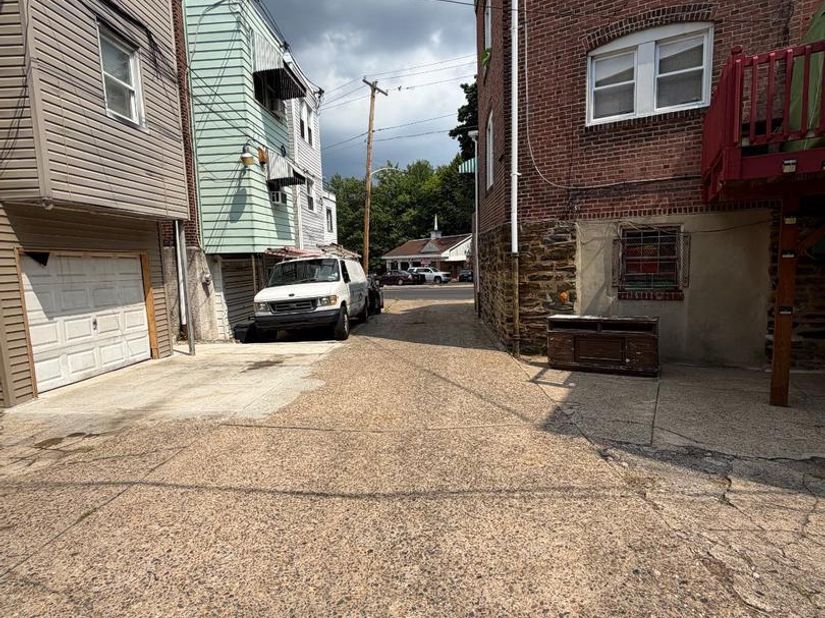 915 Wagner Avenue, Philadelphia PA 19141