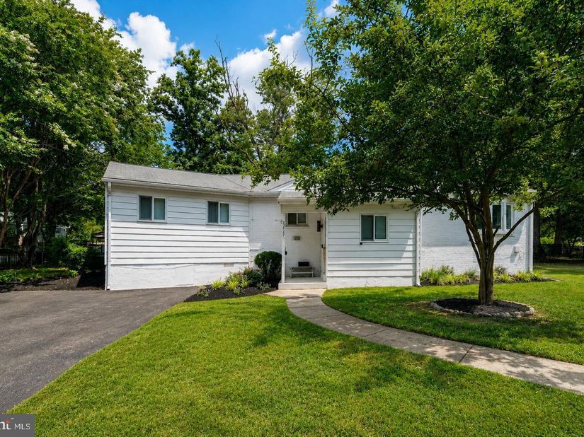 3237 Dye Drive, Falls Church VA 22042