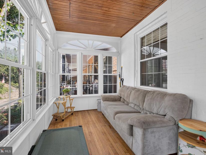 592 Martin Street, Philadelphia PA 19128