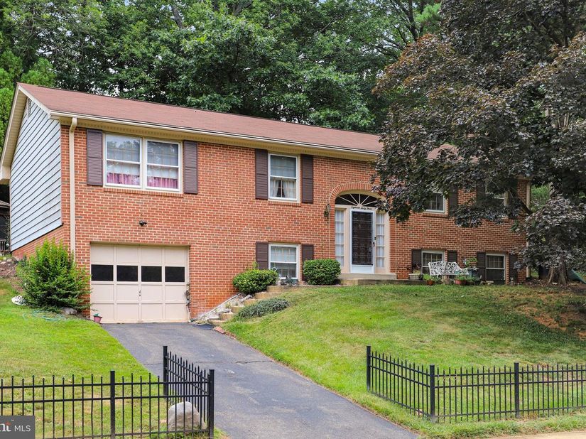 1843 Foxstone Drive, Vienna VA 22182