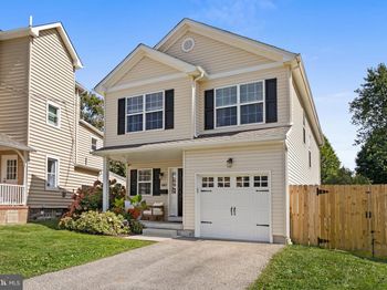 887 Penn Street
