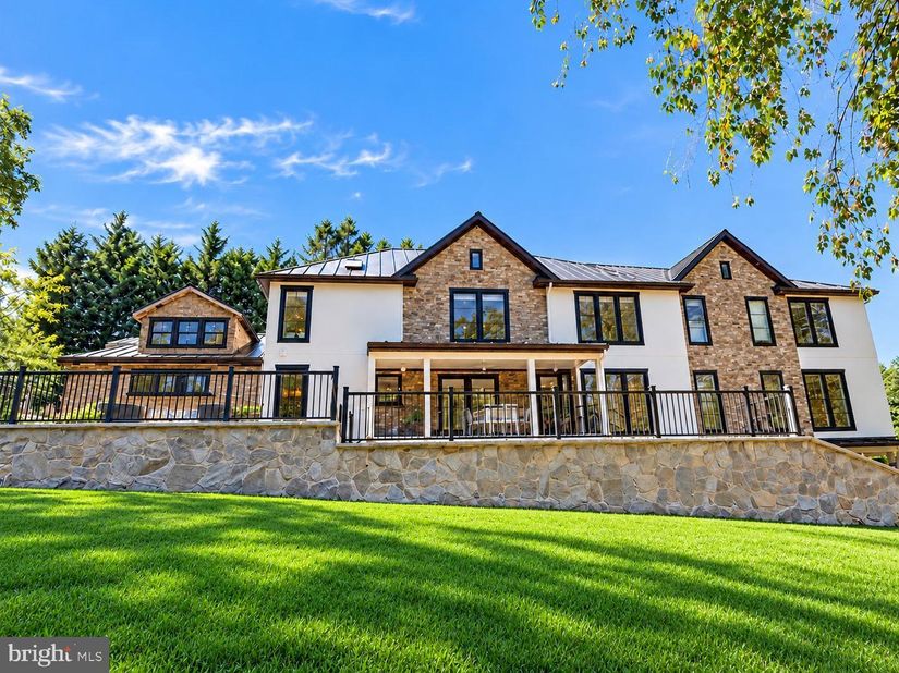 6340 Old Dominion Drive, Mclean VA 22101