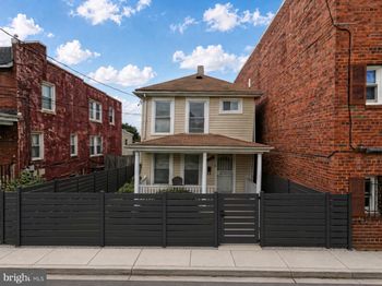 1018 45TH Street NE