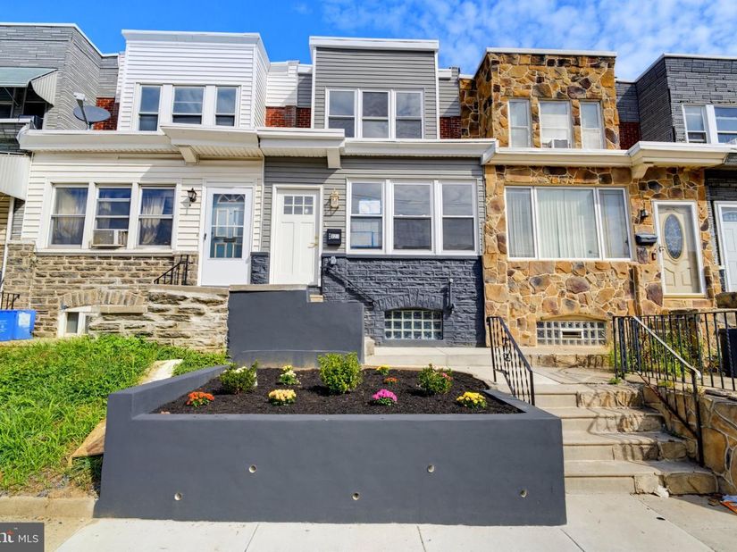 321 W Fisher St, Philadelphia PA 19120