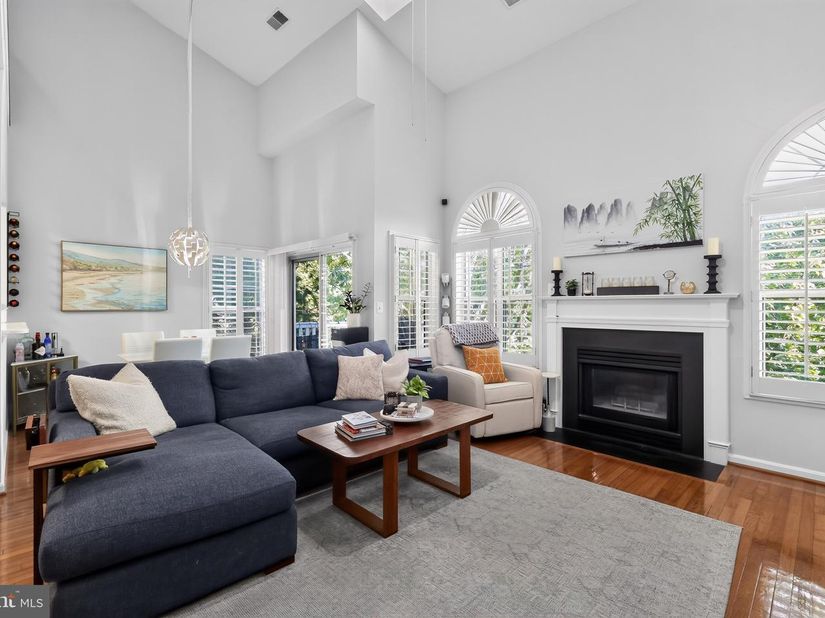2331 Henshaw Place 301, Alexandria VA 22311